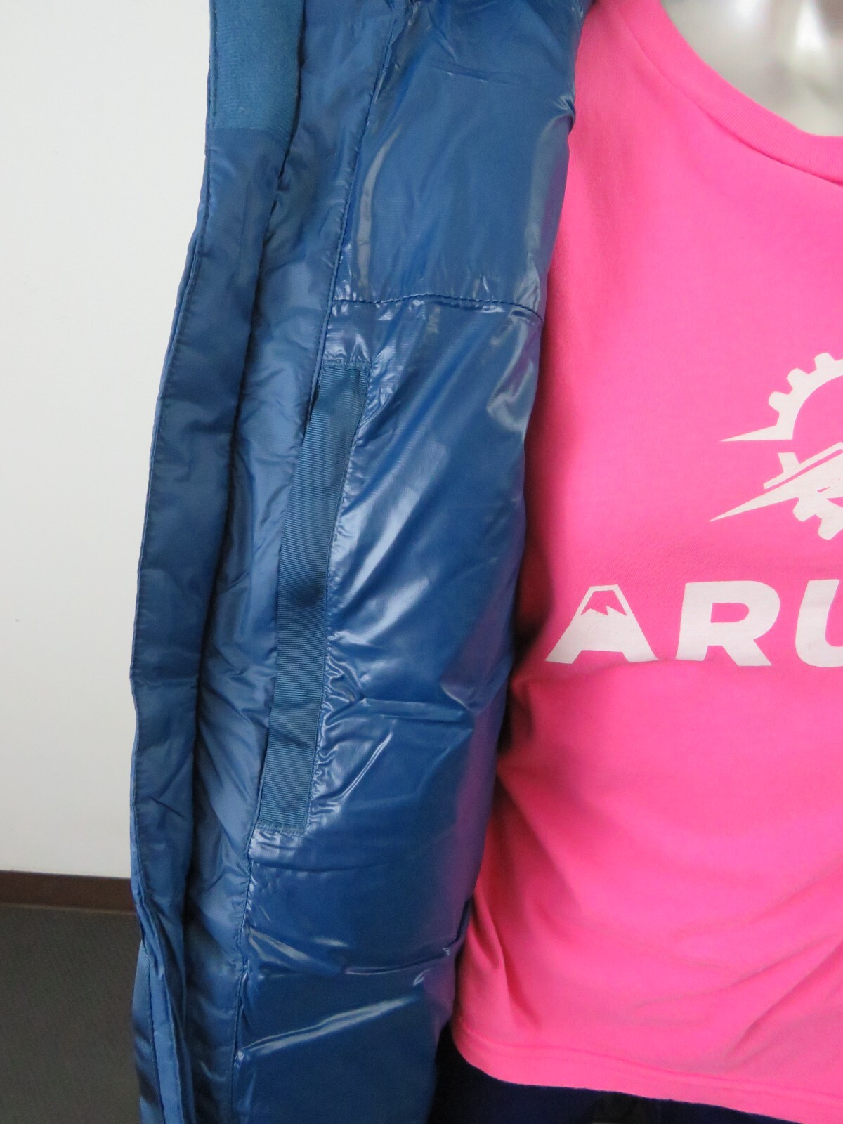 THE NORTH FACE WOMENS THE NORTH FACE NUPTSE BELT LONG 700-DOWN INSULATED HOODED JACKET BLUE