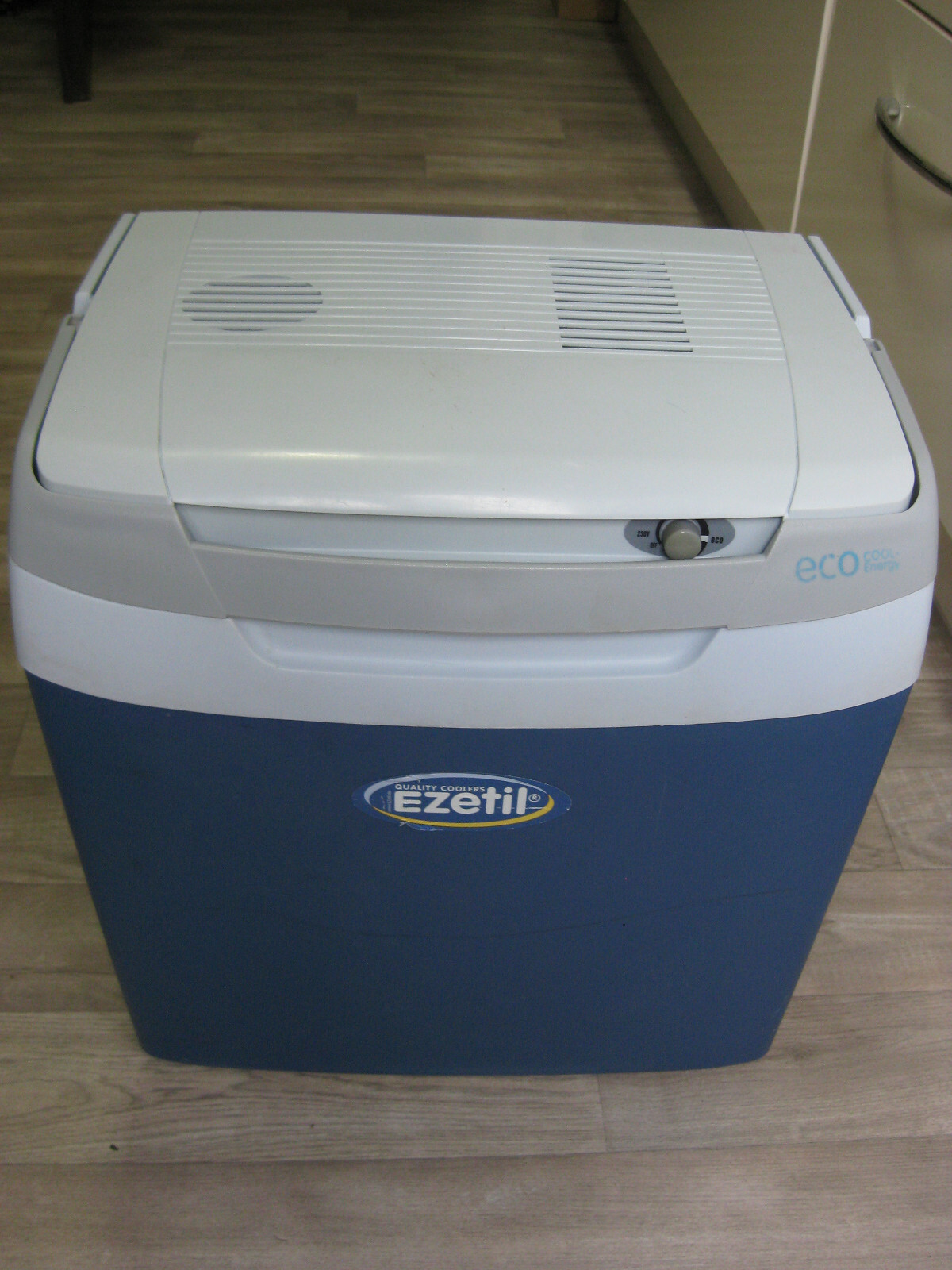 Ezetil E26 AUTO/Camping Kühlbox DC/AC (12/220V),ECO,70W - 48W,25 L,TOP.