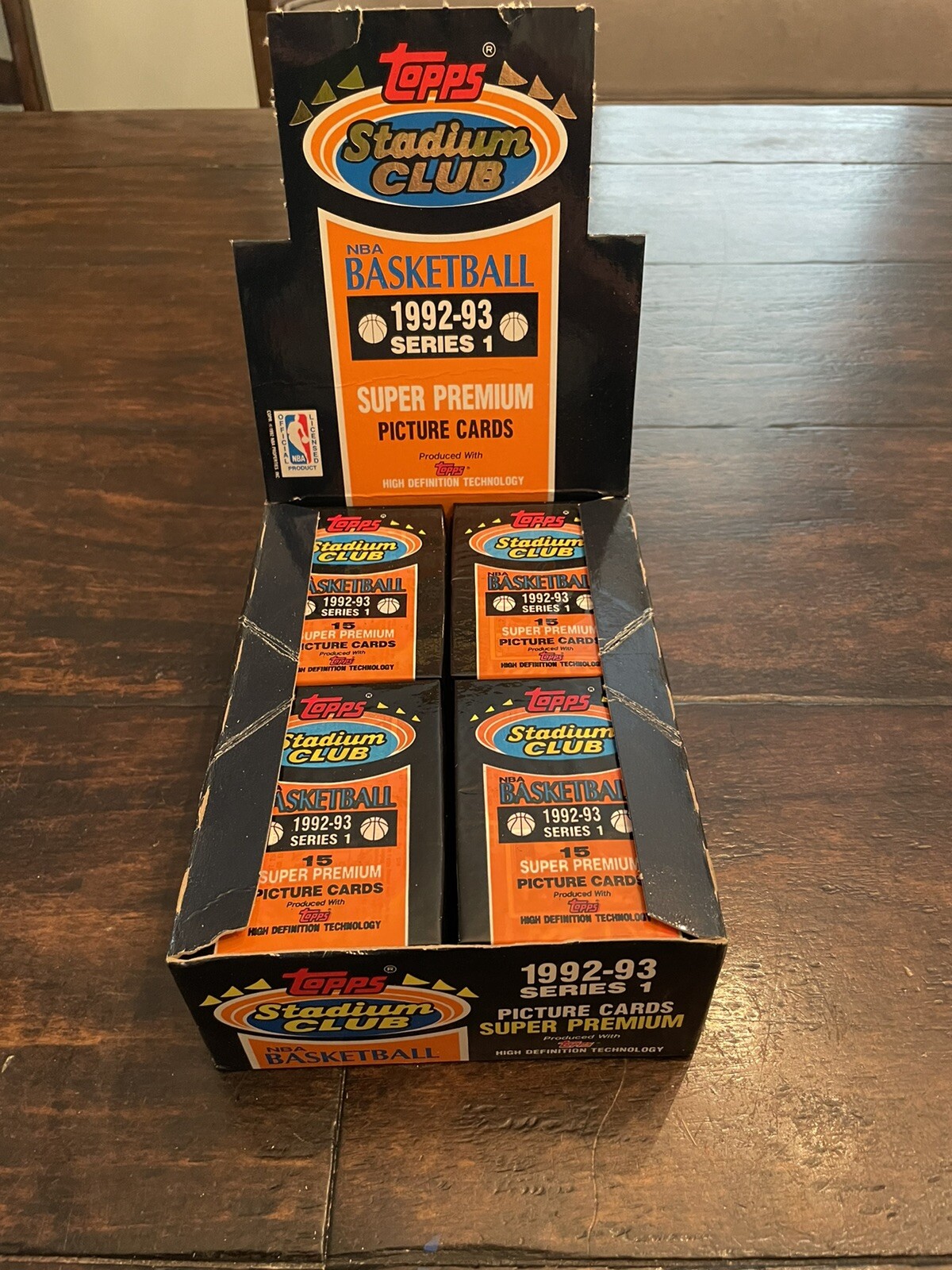 1) Sealed Pack 1992-93 Topps Stadium Club Series 1 1) Sealed Pack 1992-93 Topps Stadium Club Series 1