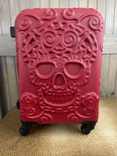 IT LUGGAGE Embossed Red Skulls Hard side  Suitcase 21&rdquo;