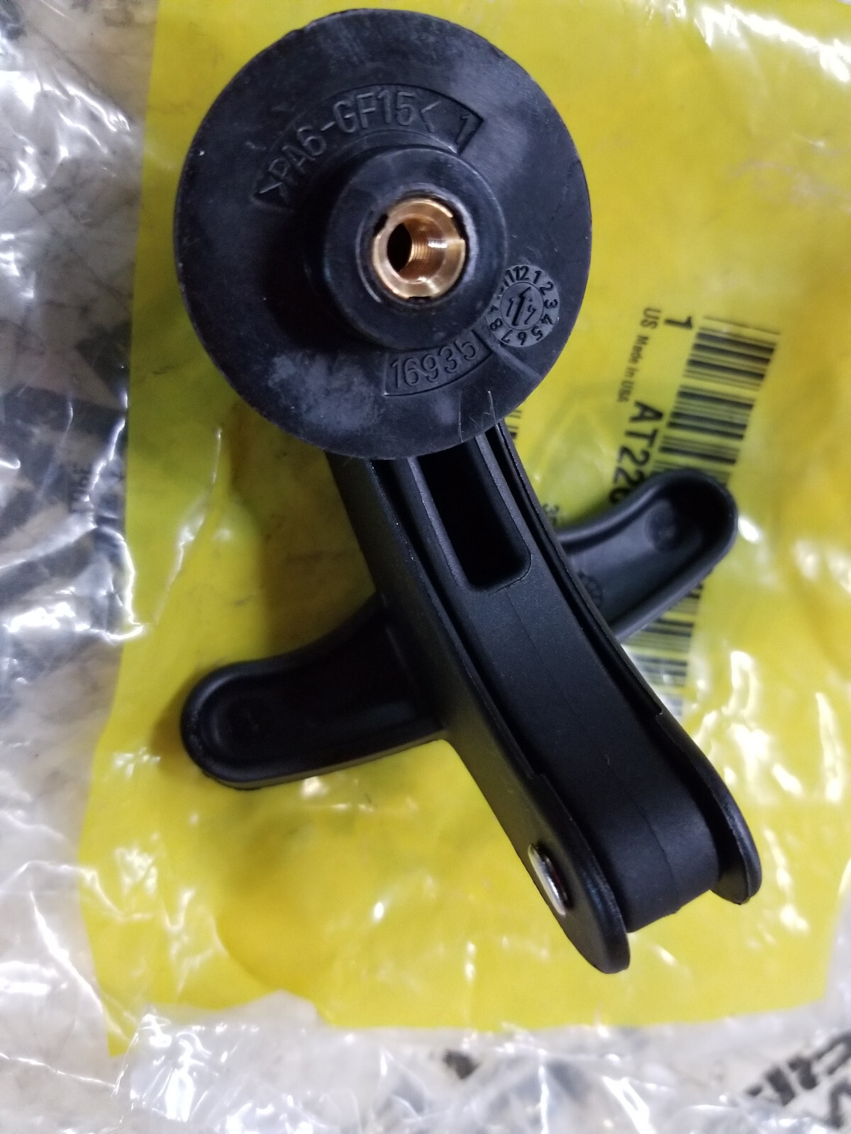 AT226000 Rear Side Window Latch JOHN DEERE - Picture 4 of 4