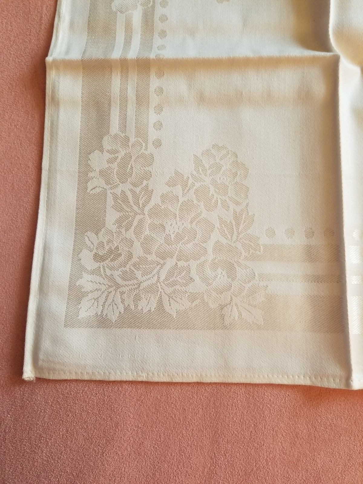 12 MINT NEVER USED Ivory Damask 15