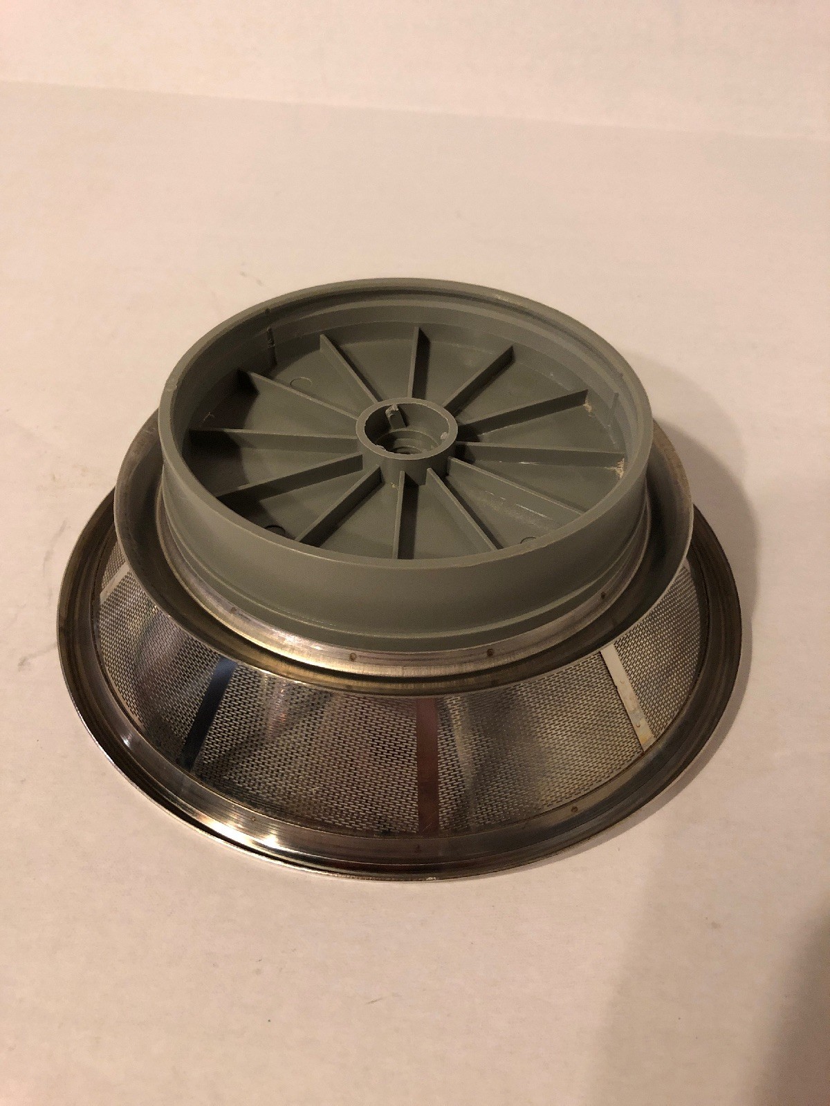 L'EQUIP JUICER PULP EJECTOR Model 221 PULP BLADE SCREEN Replacement Part