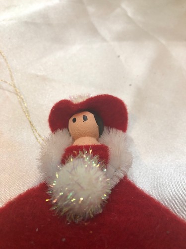 4 Vintage Cloths Pin Woman In Felt Dresses Ornaments