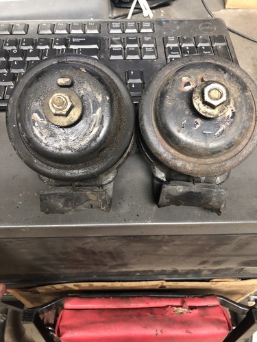 NISSAN 300ZX Z32 TWIN TURBO VG30DETT OEM ENGINE MOUNTS X 2