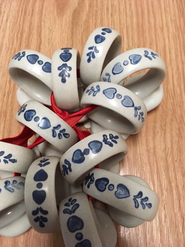 Vintage Pfaltzgraff Yorktowne Stoneware Set Of 12 Napkin Rings Blue