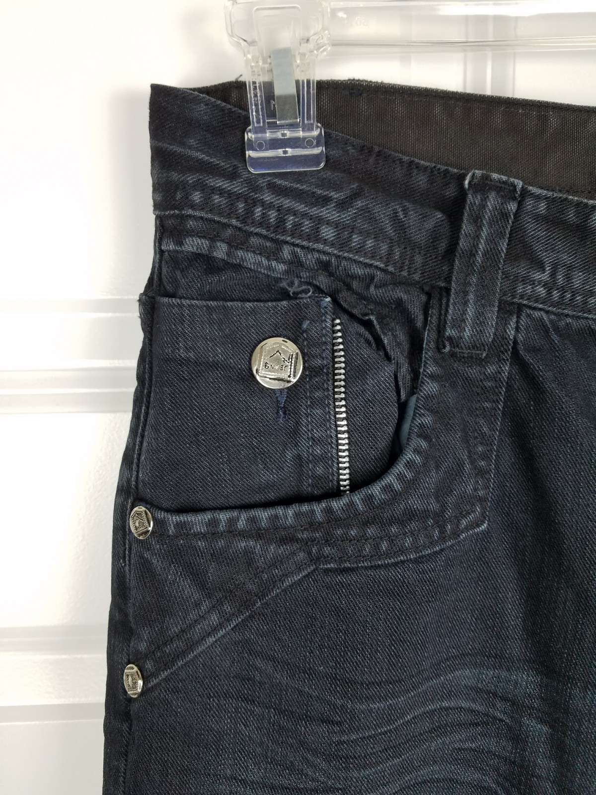 LN Jeans Black Straight Leg Size 31x32 Distressed Embroidery Zippers Moonshine