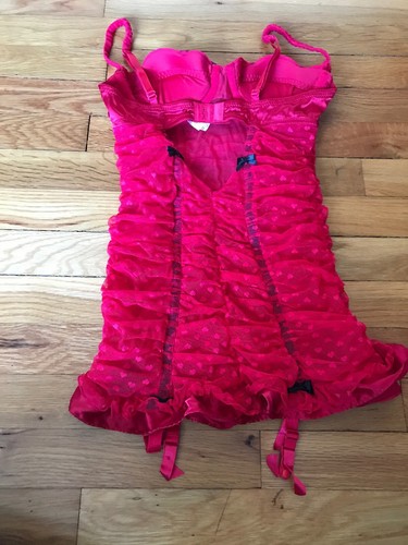 EUC Victoria’s secret 34b Teddy Red Lace Lingerie Hearts Padded