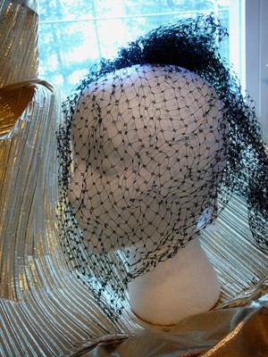 KOKIN New York vintage black netting headpiece black widow veil runway model nwt