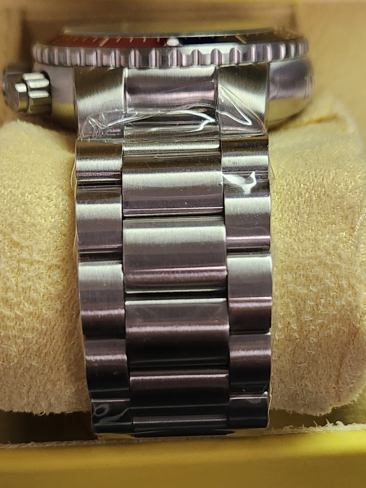 Pre-owned Invicta Reserve Pepsi Bezel Watch, Swiss Quartz Movement Ronda 5050.c, 47mm