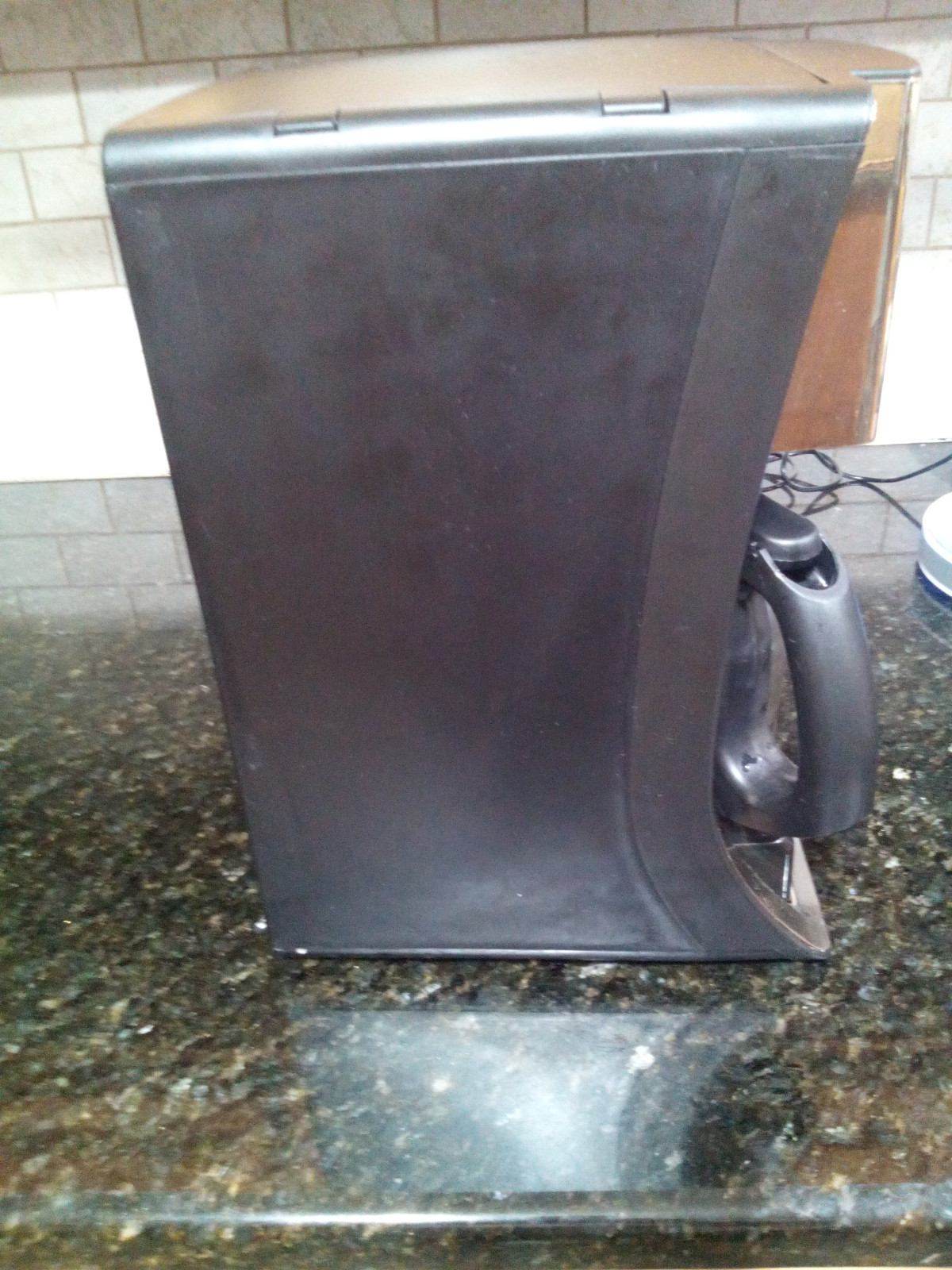 MR COFFEE 12-CUP BREWER WITH SELECT BREW,TIMER,CORD STORAGE  M# BVMC-SJX33GT