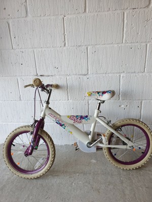 GIRLS STYLE HUFFY PURPLE AND WHITE BIKE - 16 inch Wheels