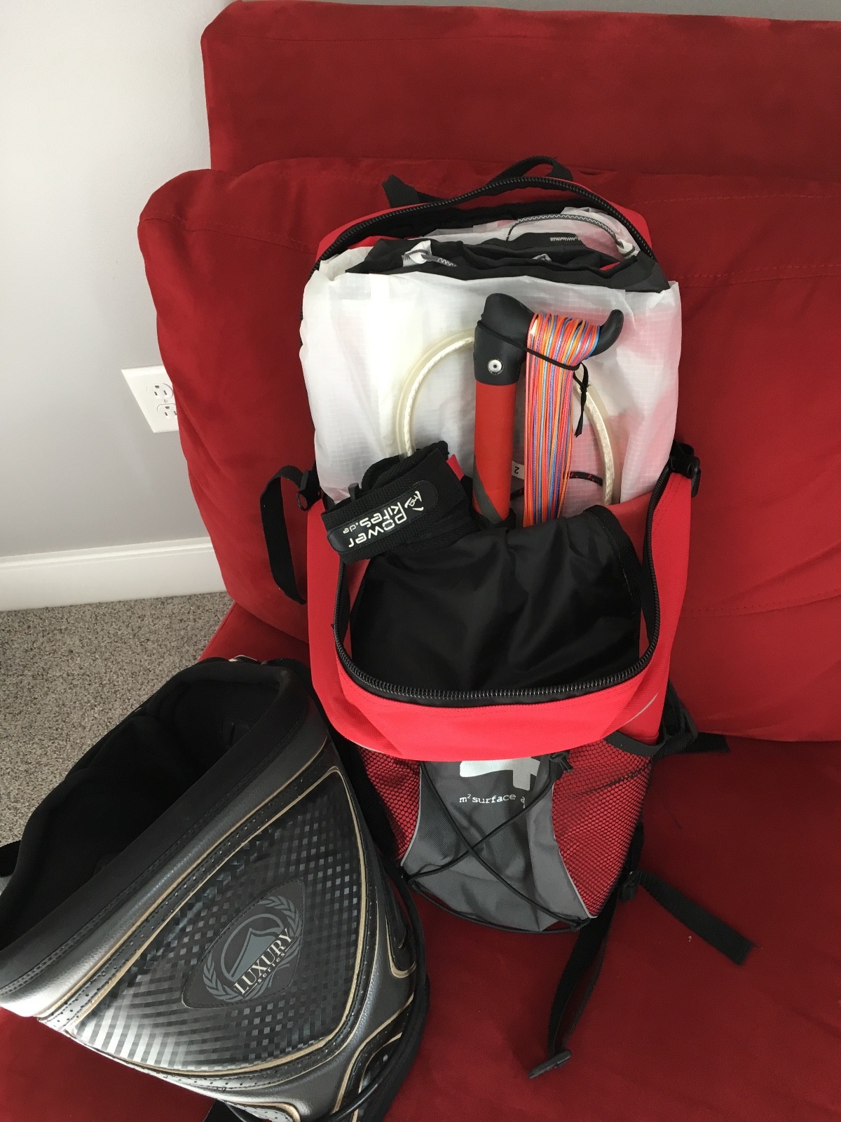 Kiteboarding trainer package- Hq Scout II 4m kite and Liquid Force Harness XL