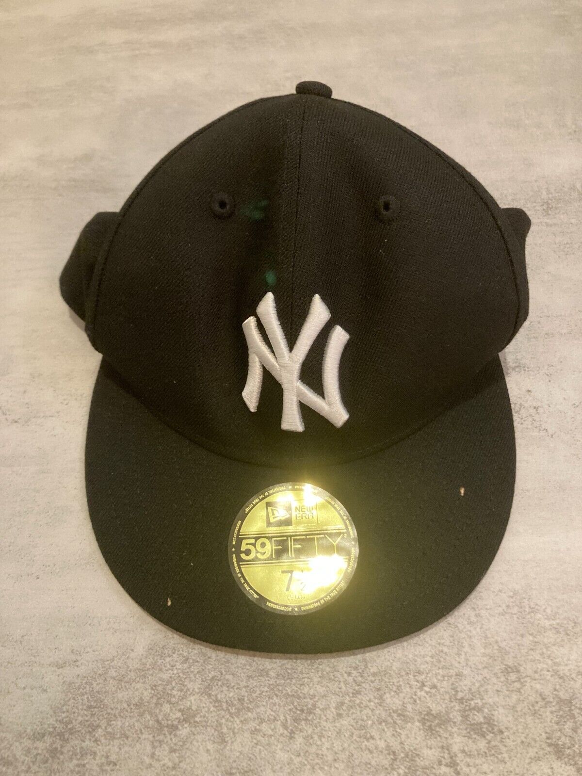 New Era 59Fifty Black/White New York Yankees Flat Brim Cap New Era 59Fifty Black/White New York Yankees Flat Brim Cap