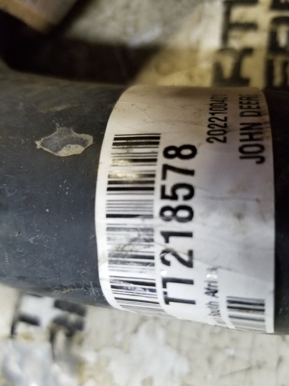 JOHN DEERE HOSE TT218578 - Picture 2 of 3