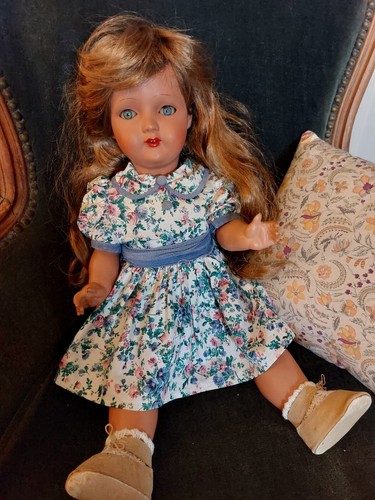 Poupée Cap Bella ? de 70 cm , tête magnfque , perruque collée (452