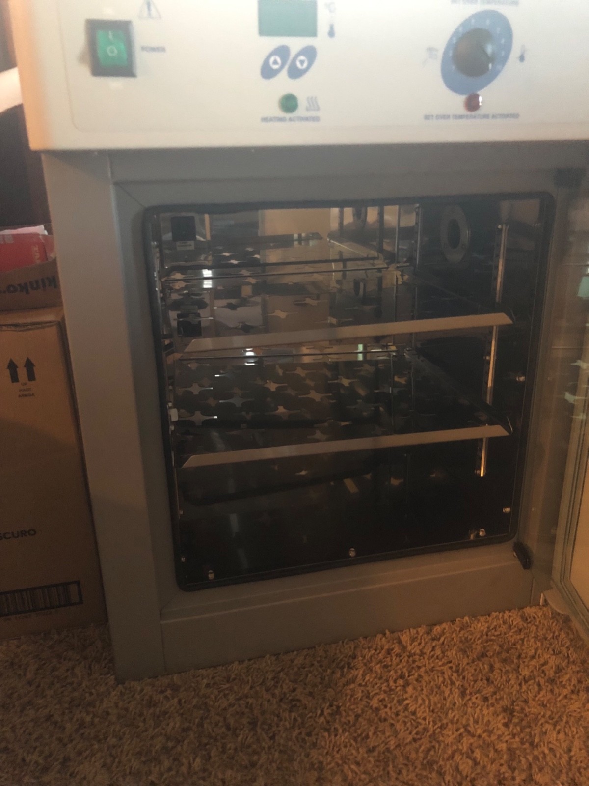 VWR 1525 Digital Incubator, used in great shape. Fully operational.