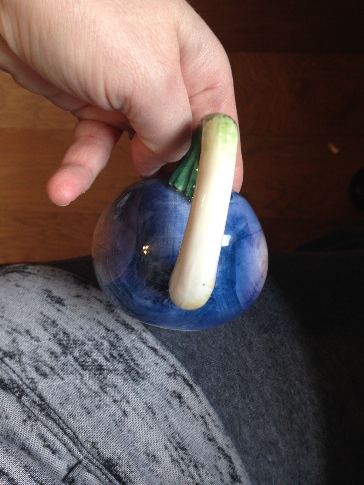 VINTAGE COLORFUL CERAMIC FITZ AND FLOYD EGGPLANT CREAMER WITH FREE SHIPPING