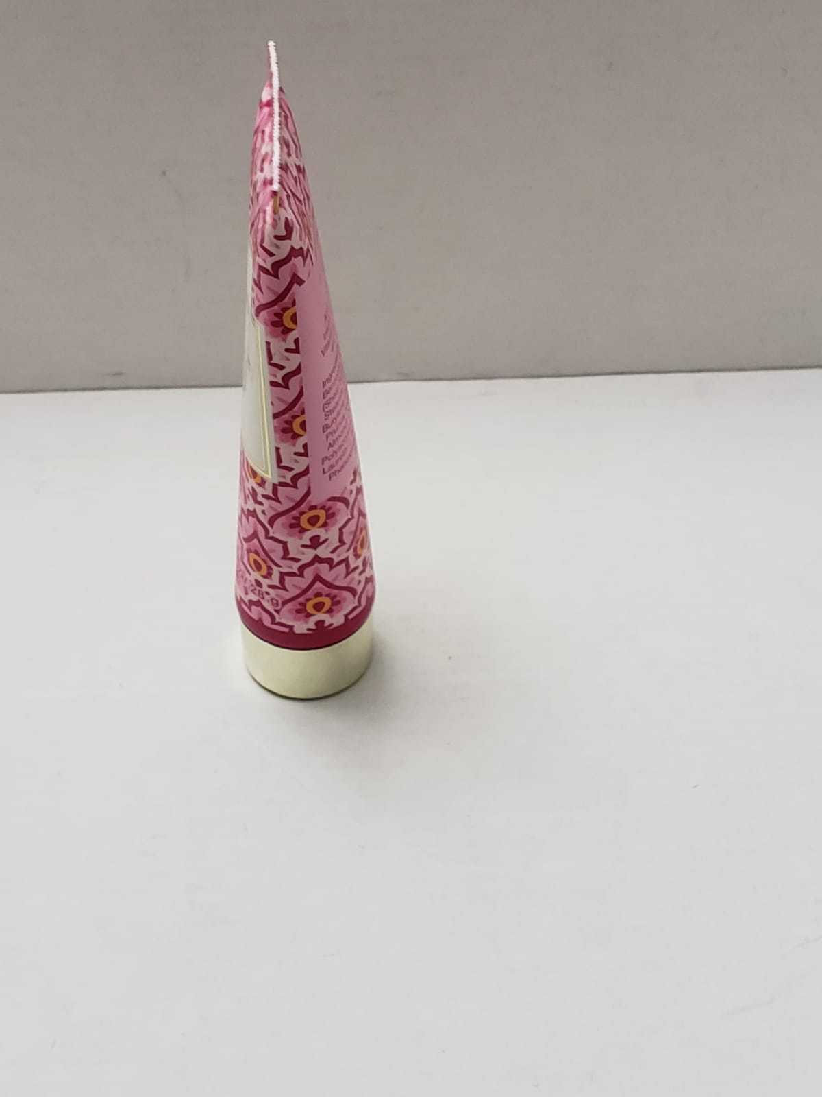 VERA BRADLEY ~ MACAROON ROSE ~ HAND CREAM ~ 1 oz