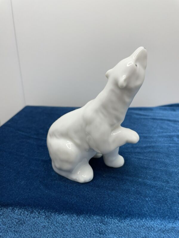 Otigari Japan porcelain sitting up polar bear figurine.  Great condition 4"T
