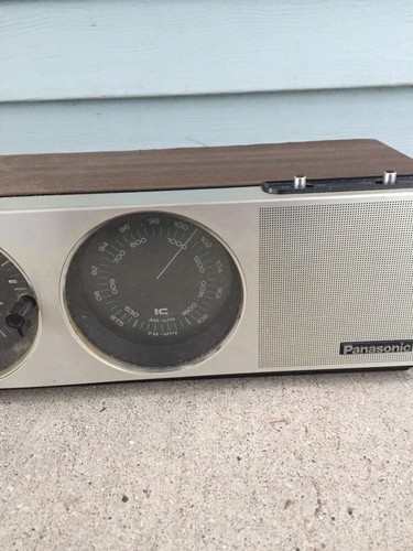 Panasonic RC-7243 clock radio Vintage