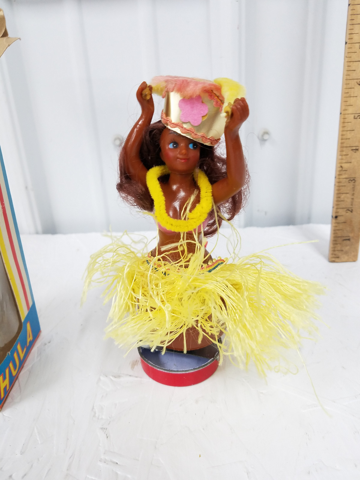 Vintage Wind Up Hawaiian Hula Dancer Made In Japan Turn Key Tin Base IN BOX !!!
