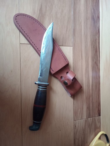 VINTAGE WESKE Hunting Knife w/ Leather Sheath RARE