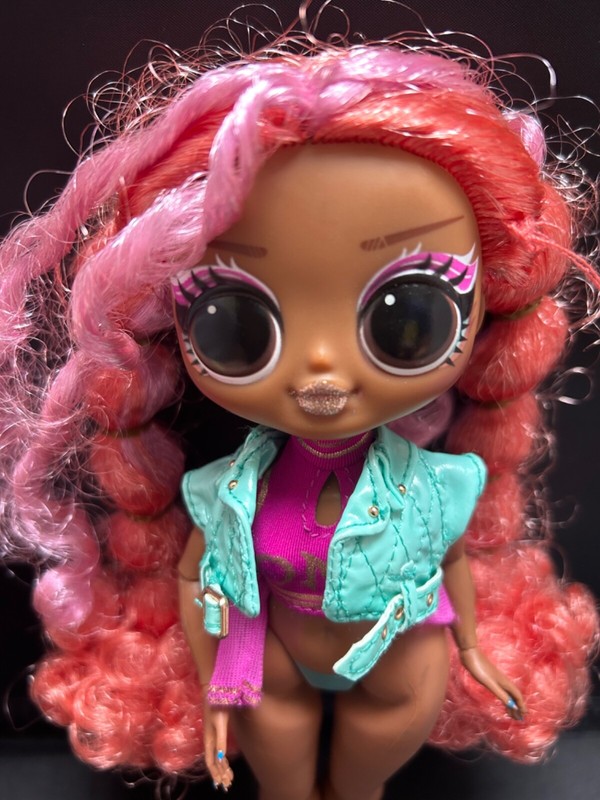 LOL Surprise OMG Fashion Show Mega Runway Limited Edition Exclusive