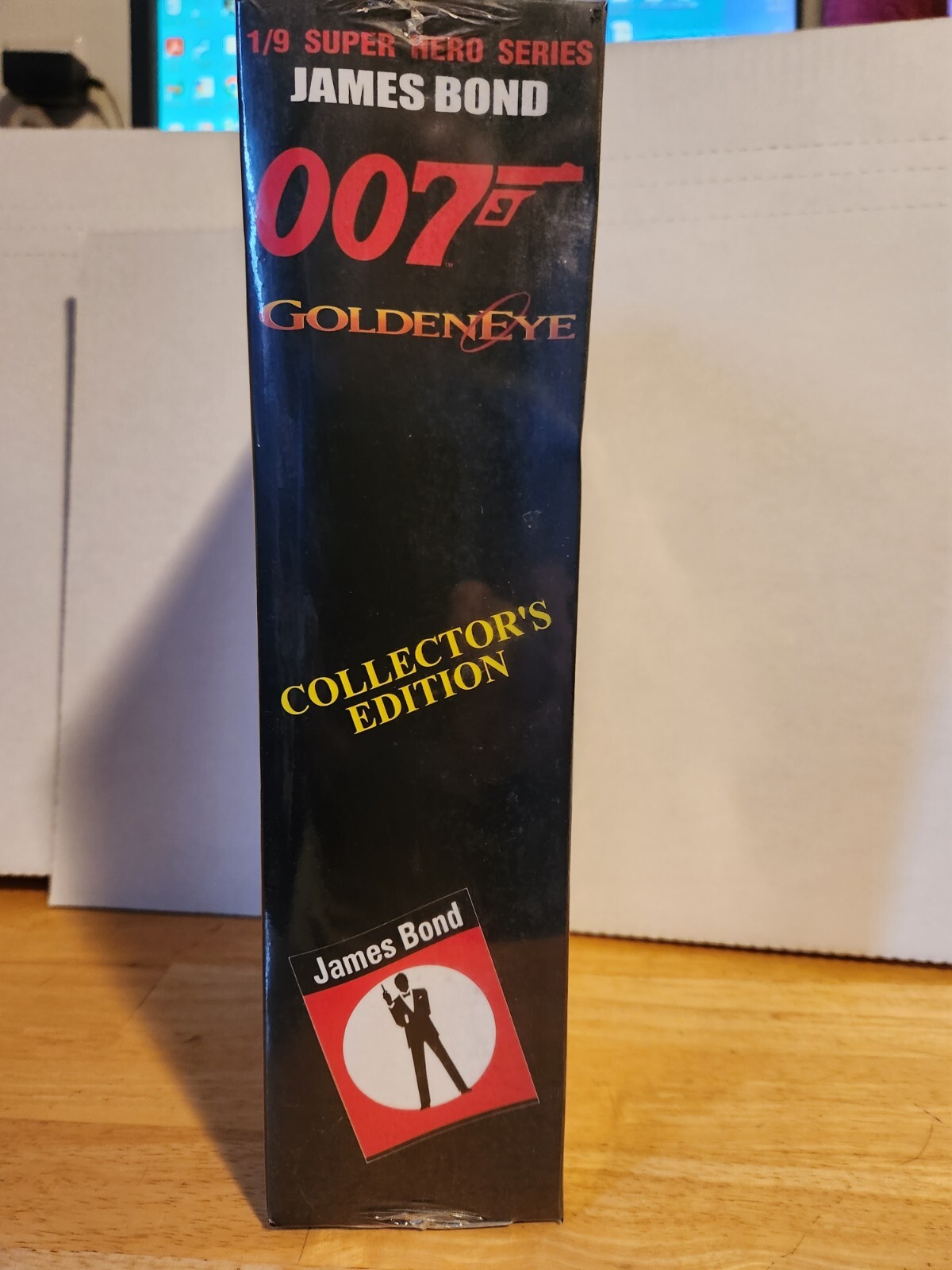 007 James Bond Figure Golden Eye Collectors Edition Dragon unopened