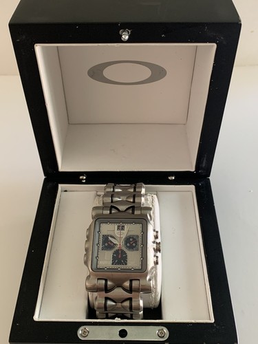 OAKLEY MINUTE MACHINE WATCH GRAY DIAL SWISS MADE OAKLEY TIME