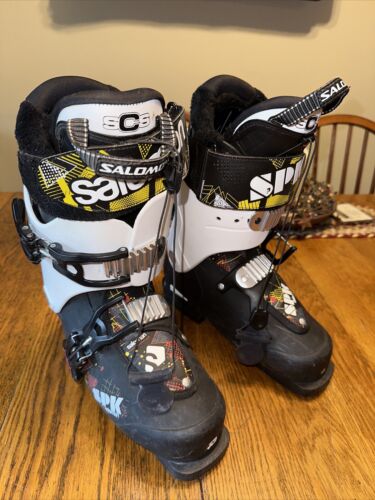 SALOMON SPK SCS SKI BOOTS SIZE 25.5 7 US White / Black Used SALOMON SPK SCS SKI BOOTS SIZE 25.5 7 US White / Black Used