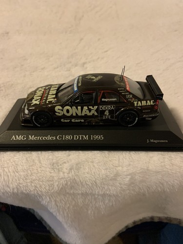 1:43 diecast Minichamps Mercedes C-Class #4, Presentation