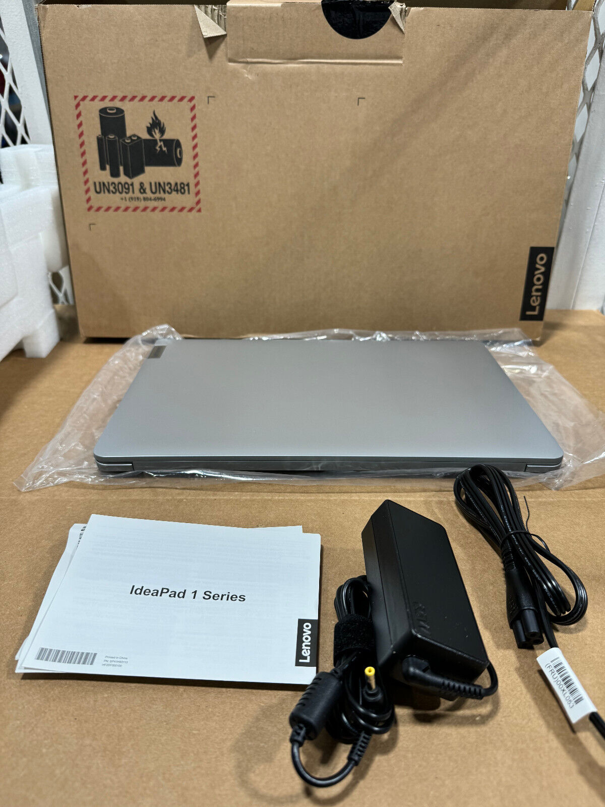 L01A【美品】Lenovo 15.6型/i3第8世代/8GB/256GB z s-l1200.jpg