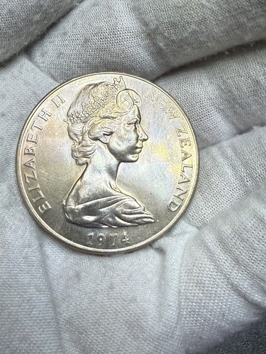 1974 New Zealand $1 Commemortive (Crown) 1 x Coin