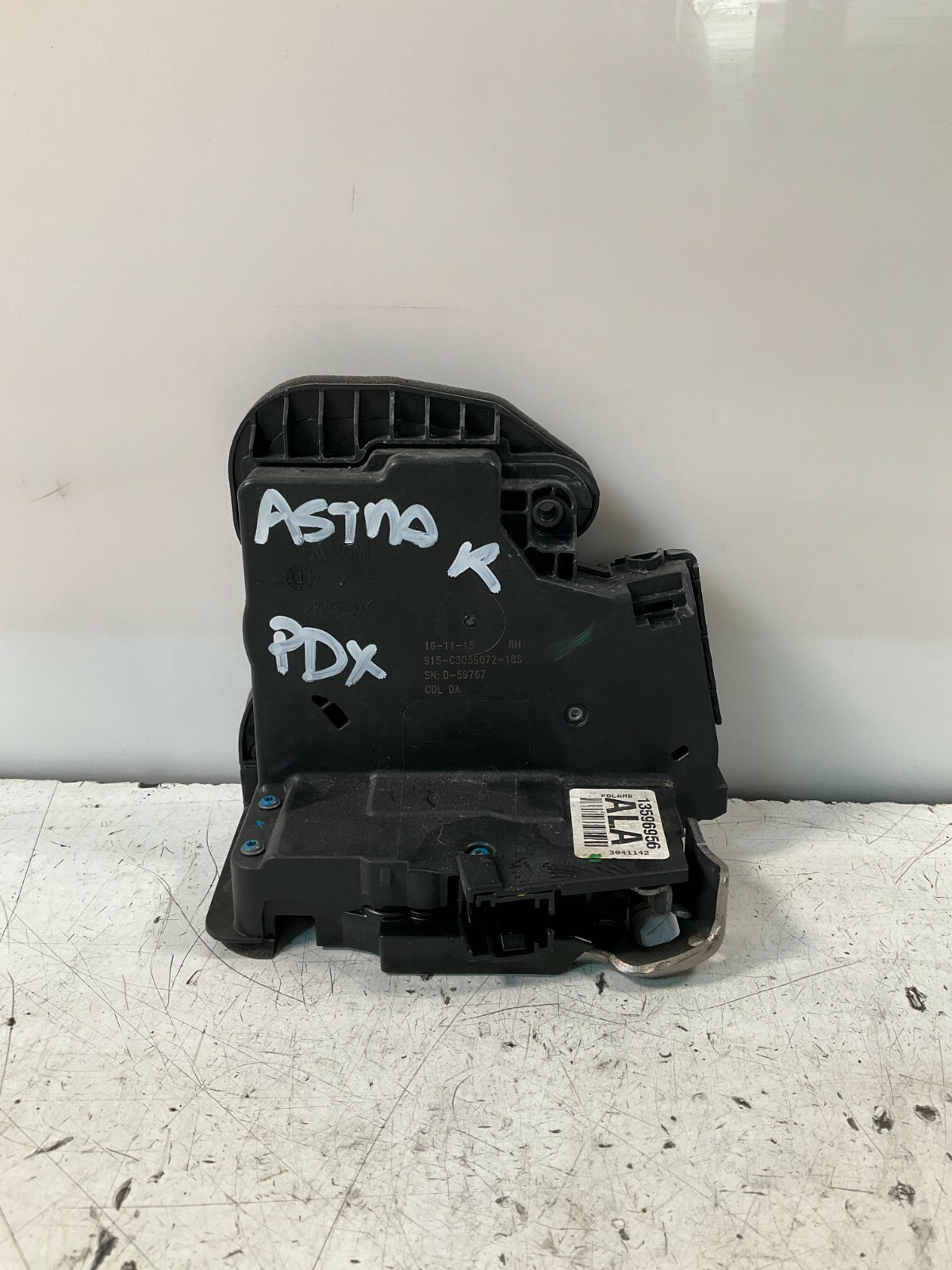 Serratura  posteriore destra OPEL ASTRA K 2016 13596956