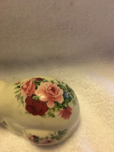 Nice Handpainted Cats Set Of Salt & Pepper Shakers..