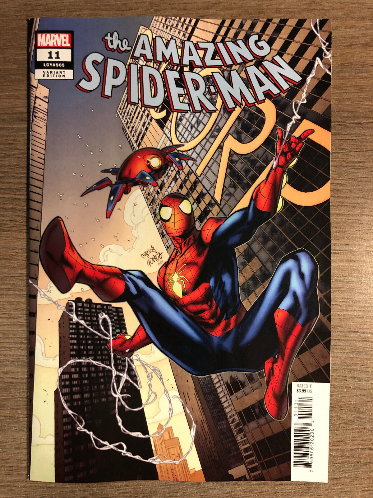 AMAZING SPIDER-MAN #11 - VARIANT COVER - 1ST PRINT - MARVEL