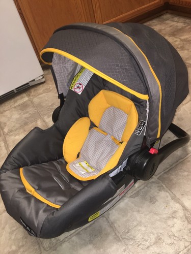 Graco Snugride Click Connect 35 LX Infant Car Seat Cover Canopy Gray Yellow