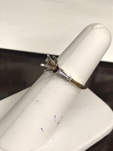 14KT Yellow Gold and Baguette Diamond Soliatare Mount For Round-6 Prong NICE!