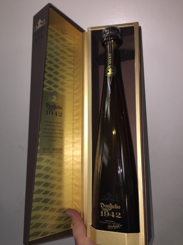 Don Julio 1942 ギフトボックス入り 750ml Collectible Don Julio 1942 Tequila Anejo Bottle 750ml with