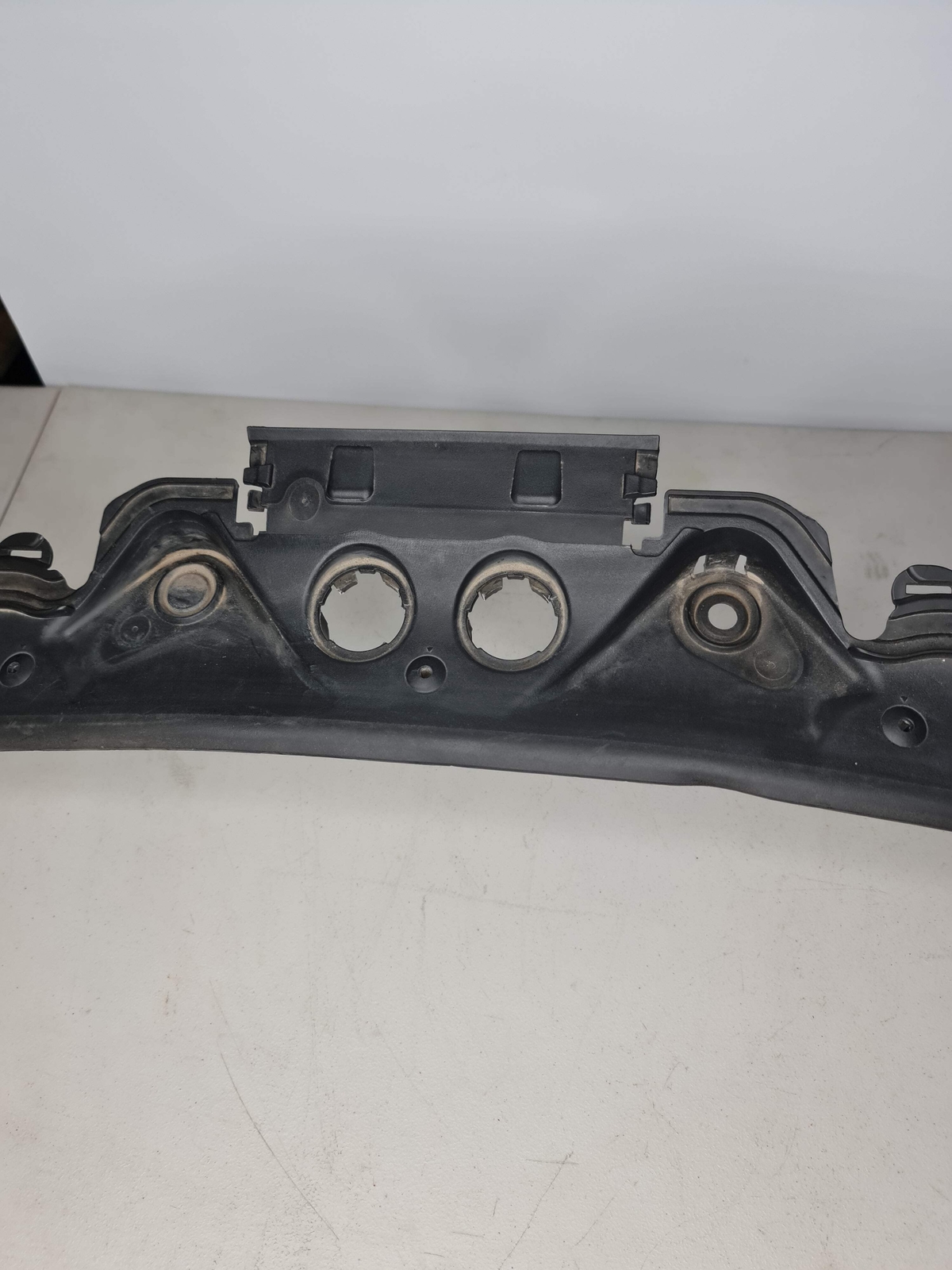 0 Bmw F80 M3 SEDAN FRONT WINDSHIELD VENT COWL COVER TRIM PANEL - 748506-10 image 2