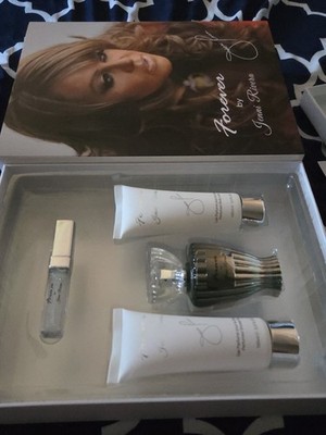 Chloe by Chloe for Women Gift Set: 3.4 oz EDTSpray + 6.8 oz Body