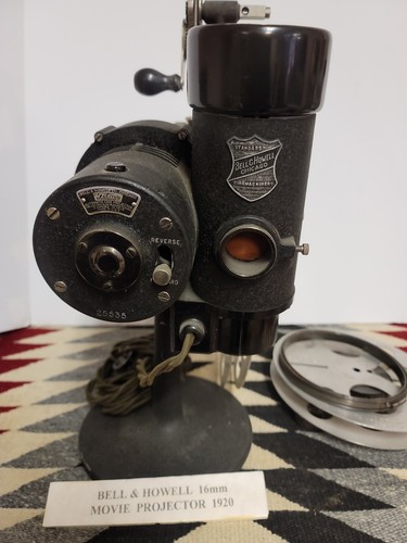 Bell & Howell II 16mm映写機 $_12.JPG?set_id=880000500F