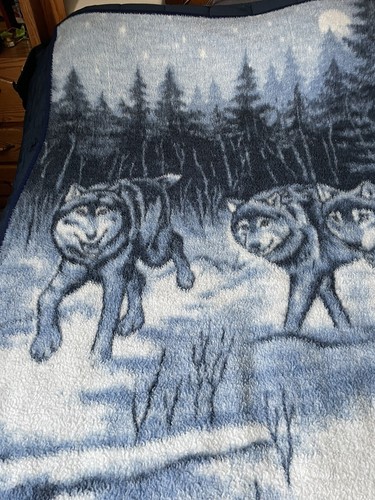 【Ameri vintage】BLANKET LIKE FAKE MOUTON American Heart Throw in Natural Cotton — The Shops at Mount