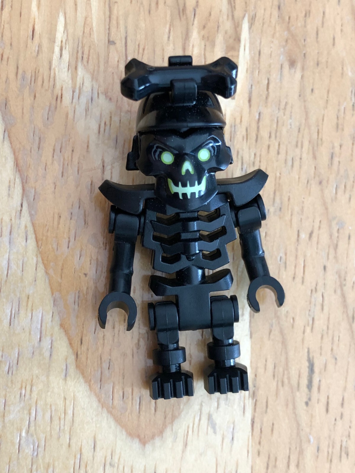 ビリヤード Julius Nino Embrace the Power of Dragons with LEGO® Minifigure NJO813