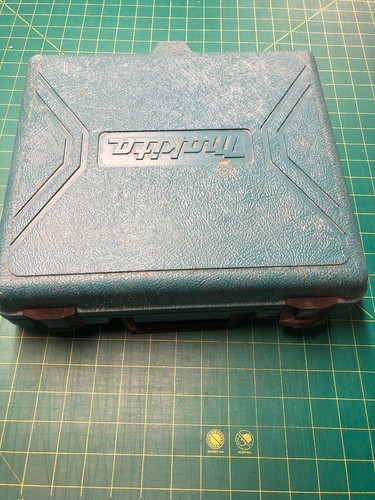 Makita 6012HD - 9.6V Cordless Drill Kit + Charger Plastic Case And 2 Batteries