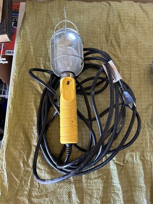 DROP LIGHT  GARAGE SHOP LIGHT - 20  Plus Foot Cord