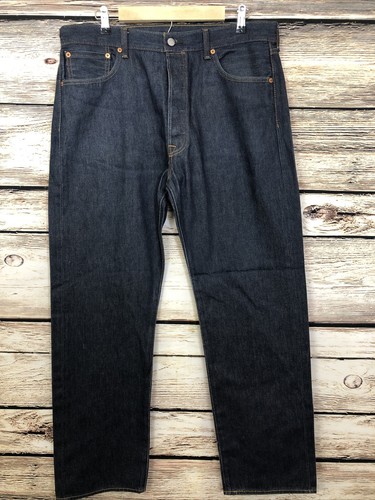 dark blue levi jeans