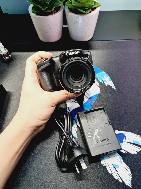 Canon Compact Digital Camera Powershot Sx430 Is Optical 45 Times Zoom Wifi (T5)