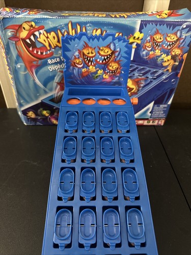 Piranha Panic Game Race To Escape The Feeding Frenzy 2005 Mattel 14/16 Marbles